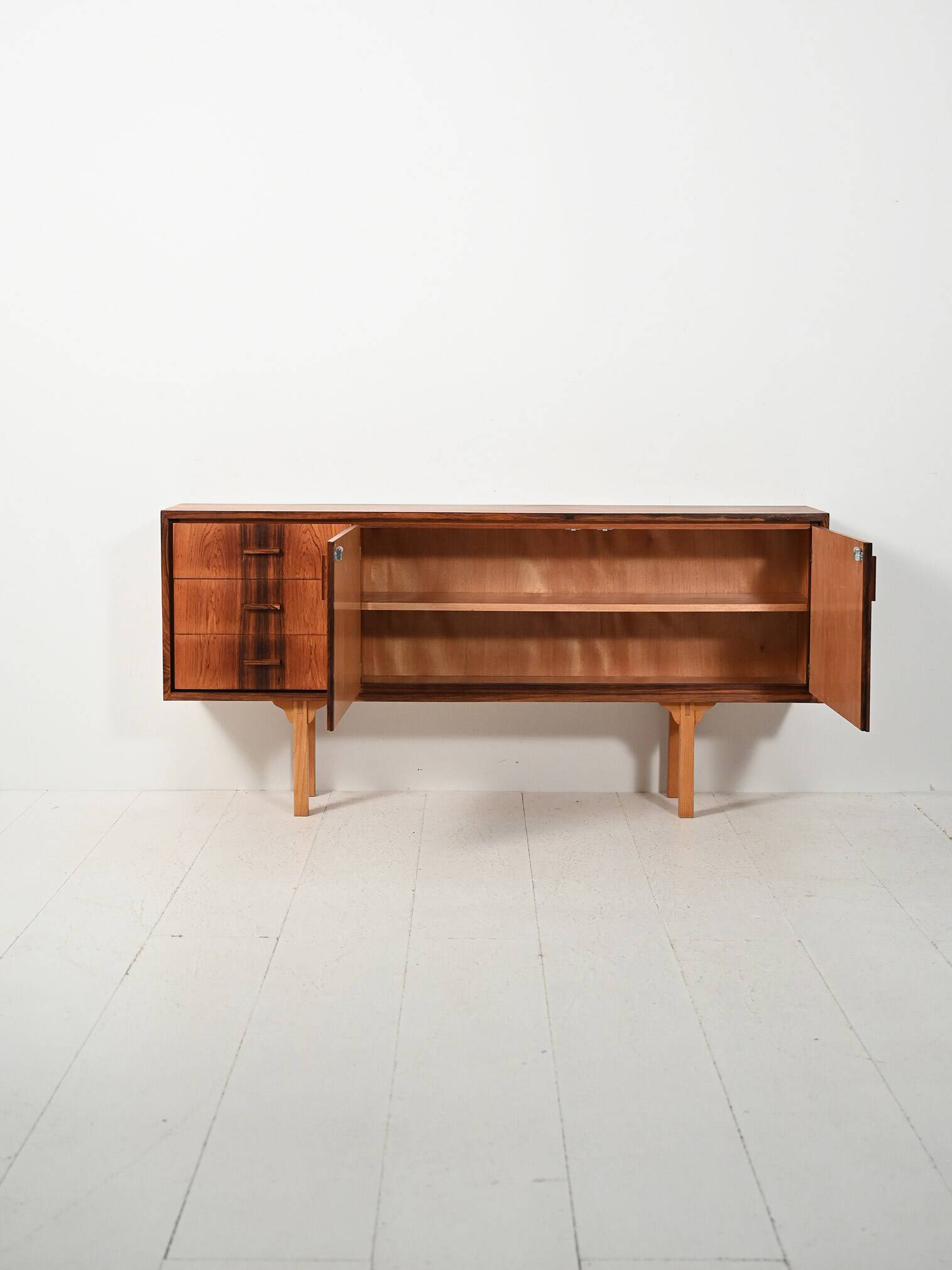 Buffet scandinave en palissandre