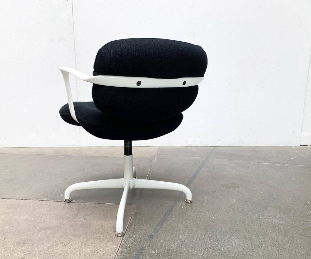 Space Age 2038 swivel armchair by Bruce Hannah & Andrew Morrison for Knoll International, 1970s.