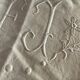 Drap brodé ancien, monogramme F J