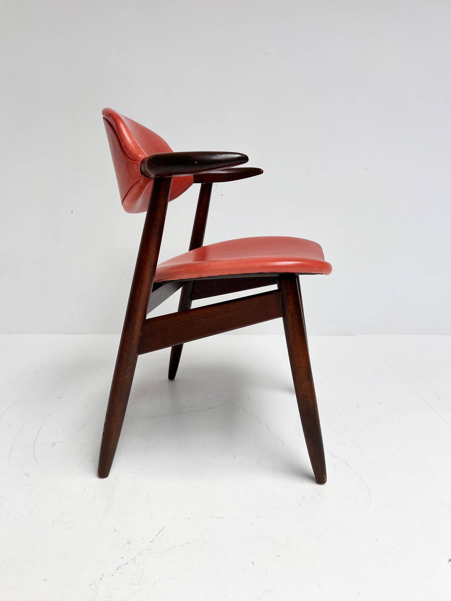 Red colored leather cowhorn chair, 1970s