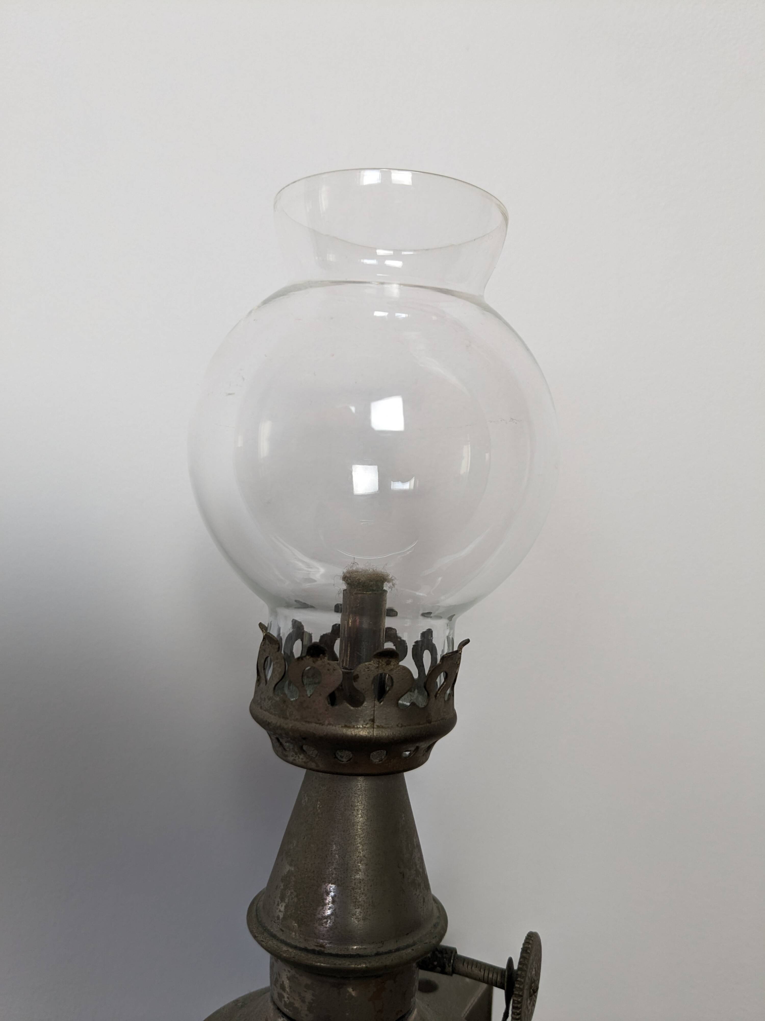 19th century Pigeon oil lamp