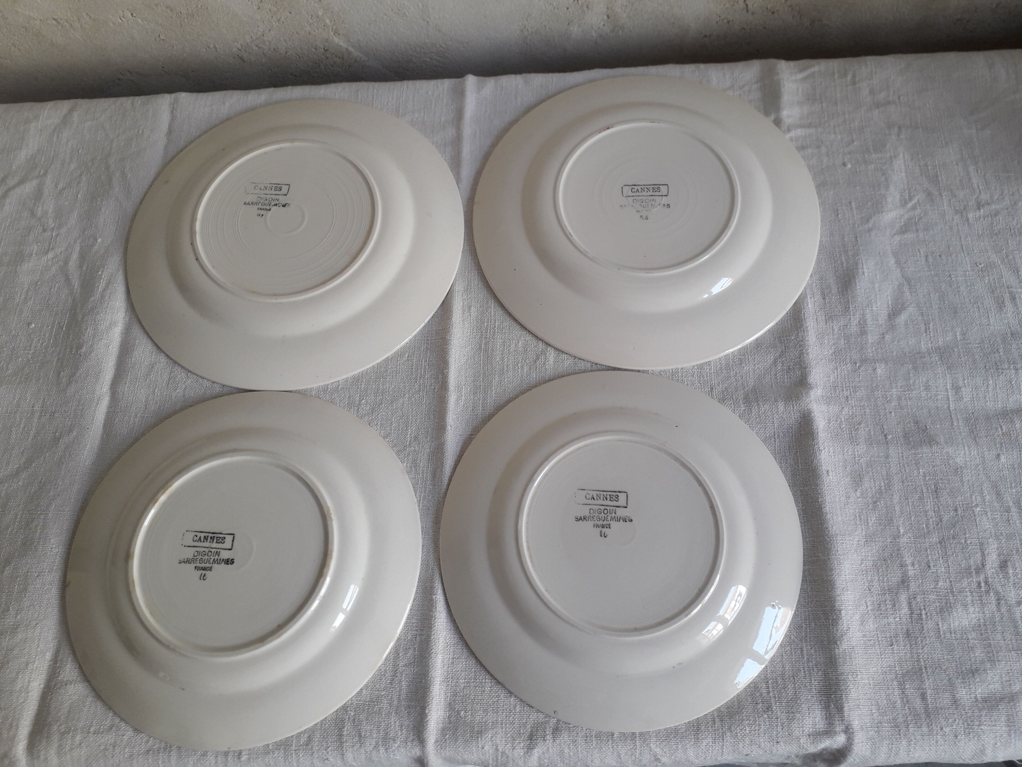 Set of two flat plates and two dessert plates Sarreguemines cannes model