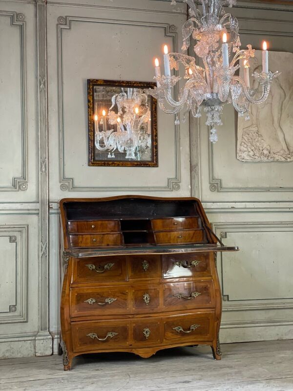 Commode scriban ou bureau de pente, plaque de fruitier, XVIIIème siècle