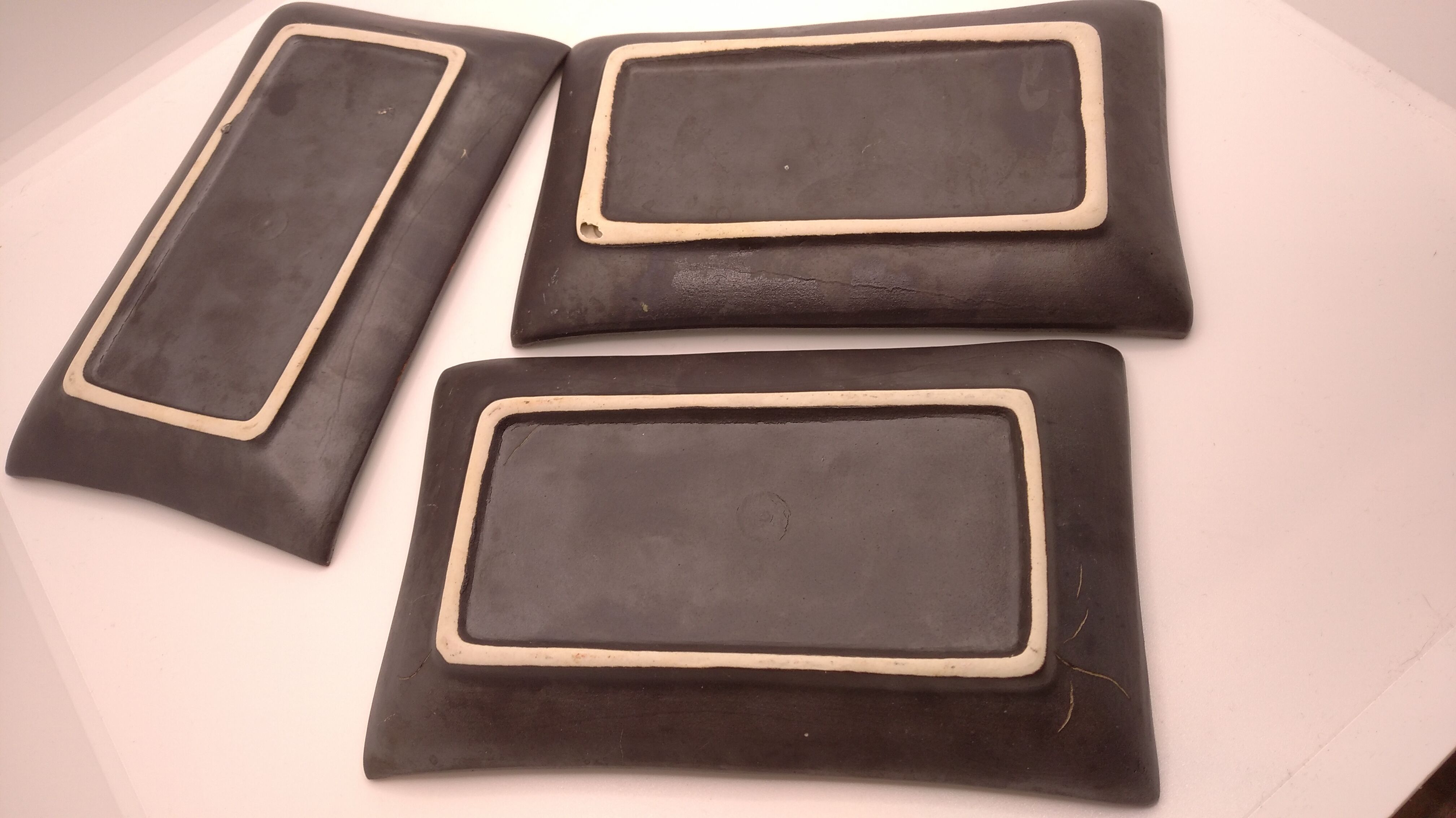 Rectangular ceramic ramekins