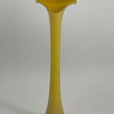 Vase vintage en pâte de verre jaune