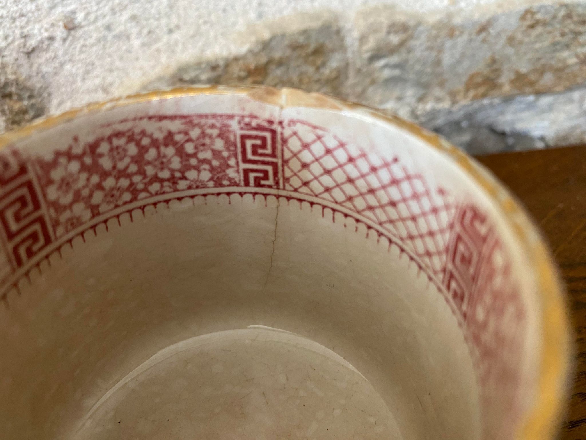 Terre de Fer Cup Lunéville decoration Lace color pink / burgundy