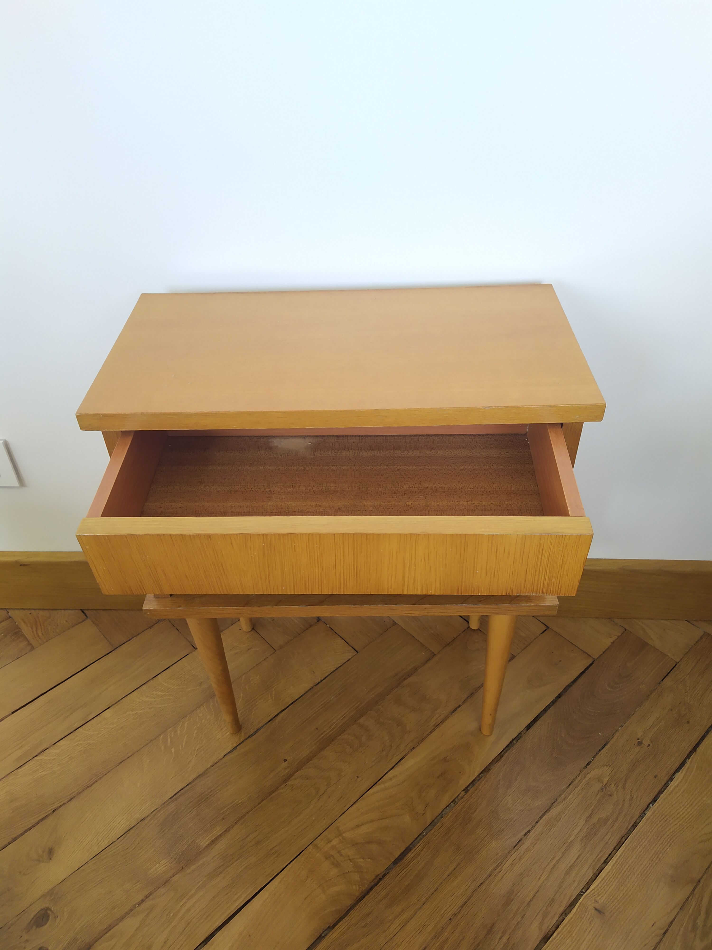 Bedside table feet pencils