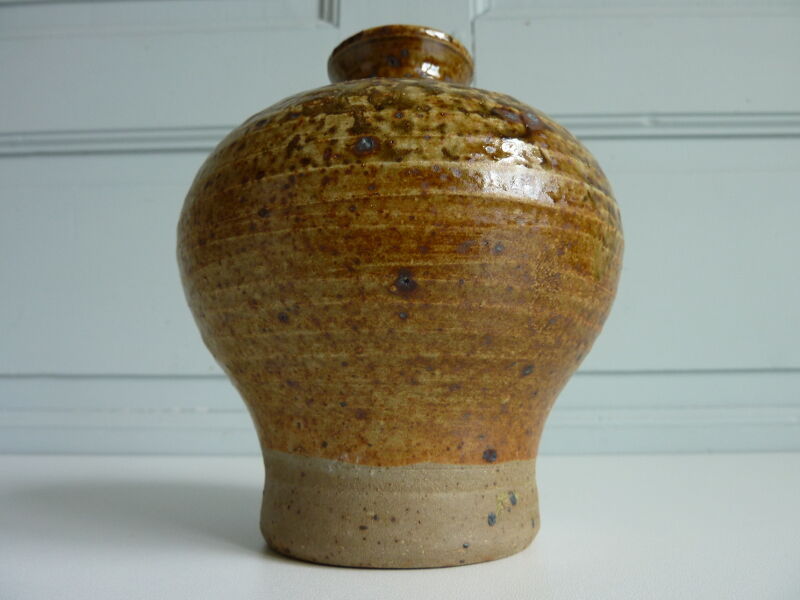 Vase enamelled sandstone