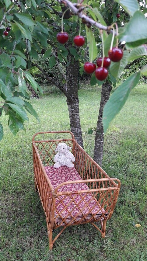 Vintage rattan baby cot