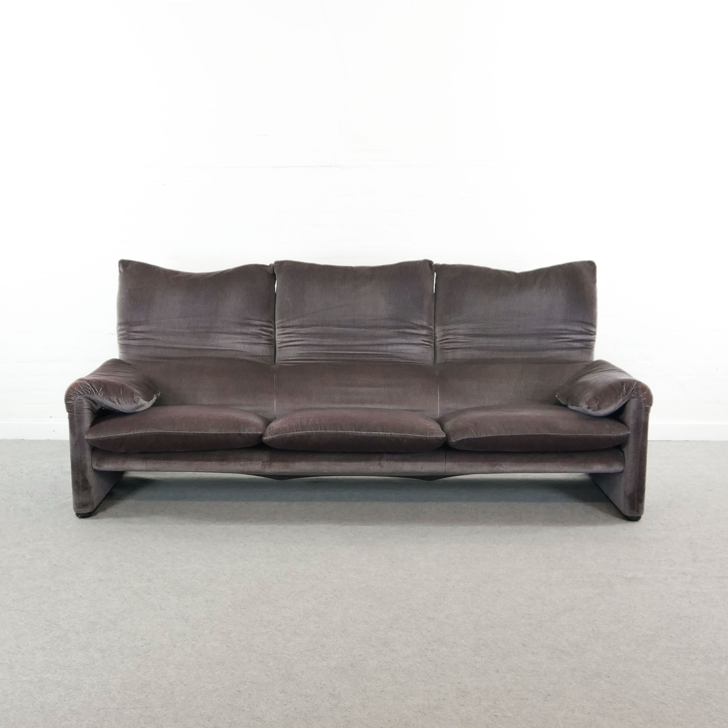 Maralunga 3-seat sofa by Vico Magistretti for Cassina, Italy