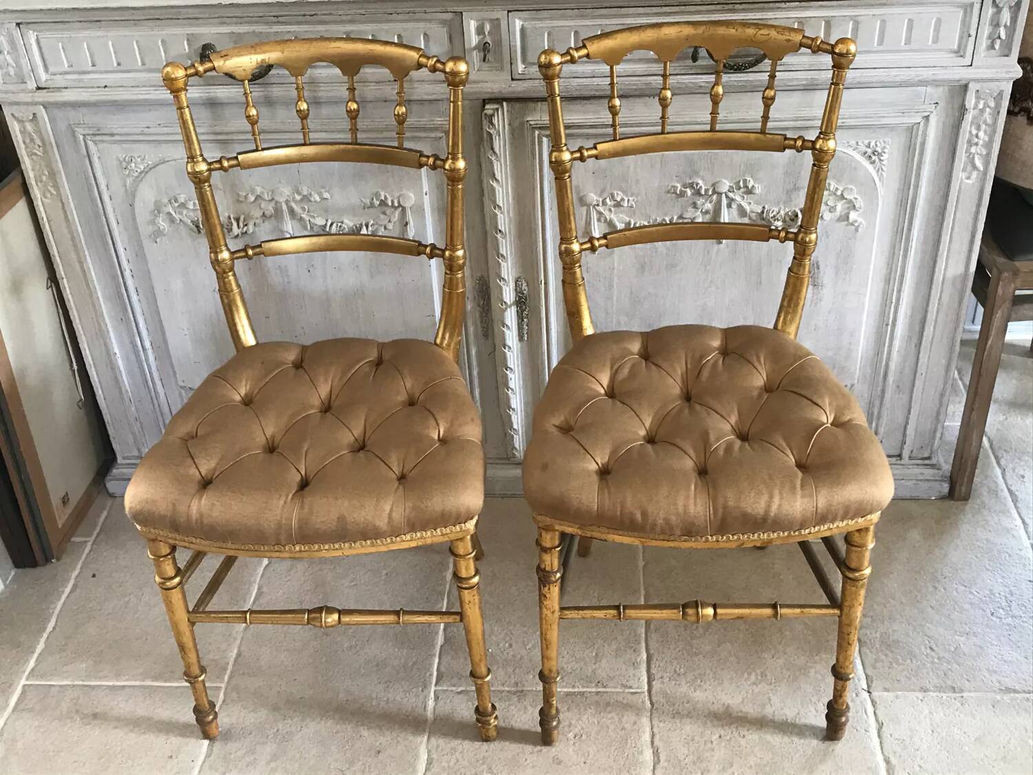 Old pair of theater chairs