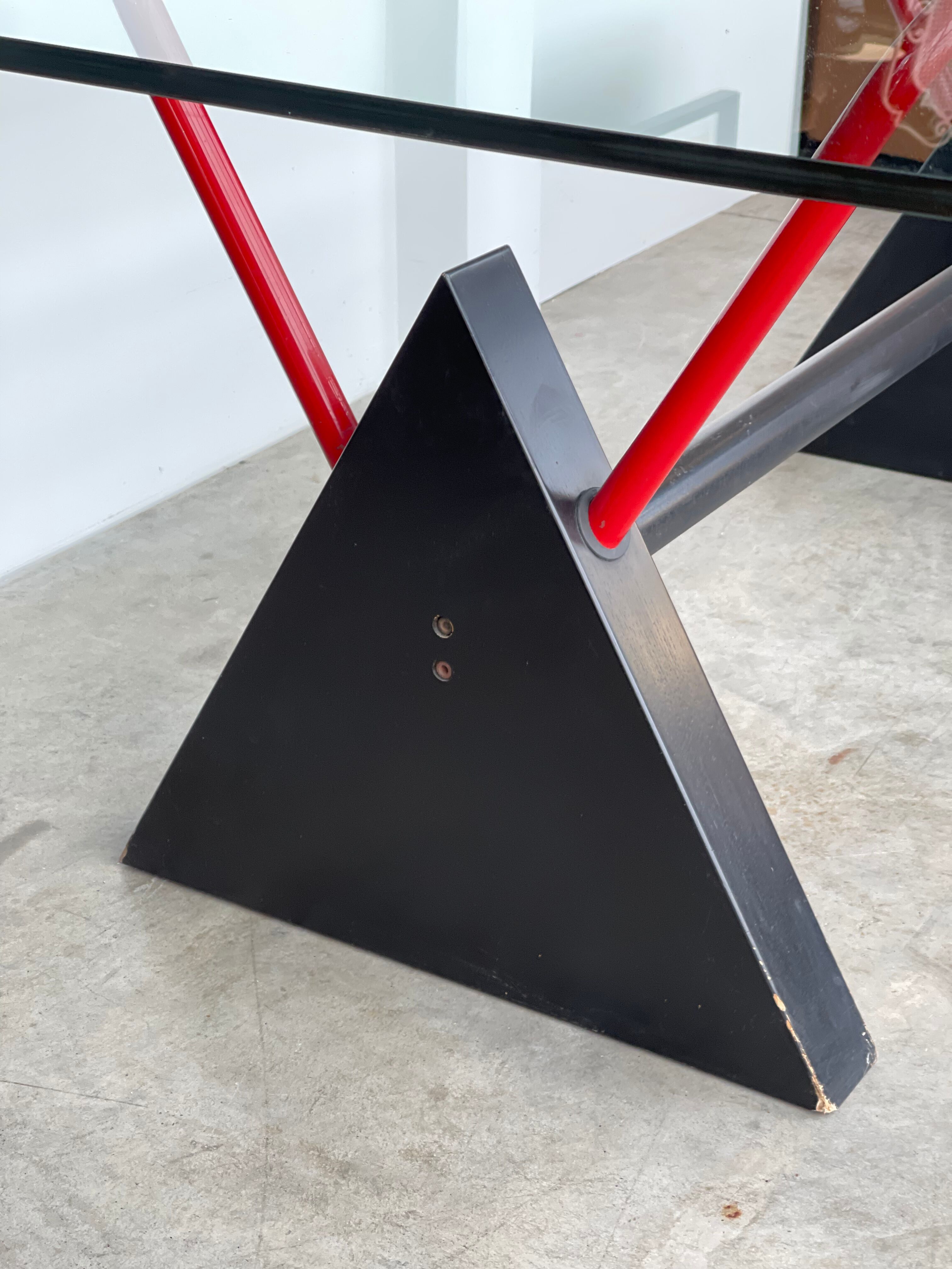 Modernist table / desk gigante zambusi boccato X seccose Memphis 1980