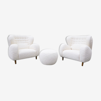 Paire de fauteuils italiens et pouf