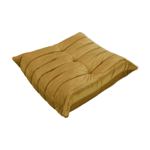 Ottoman Togo en velours jaune