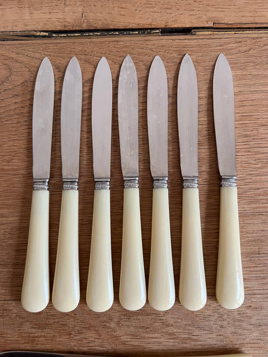 12 cheese or dessert knives