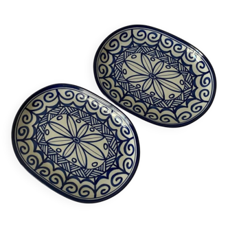 2 oval porcelain dishes or serving bowls