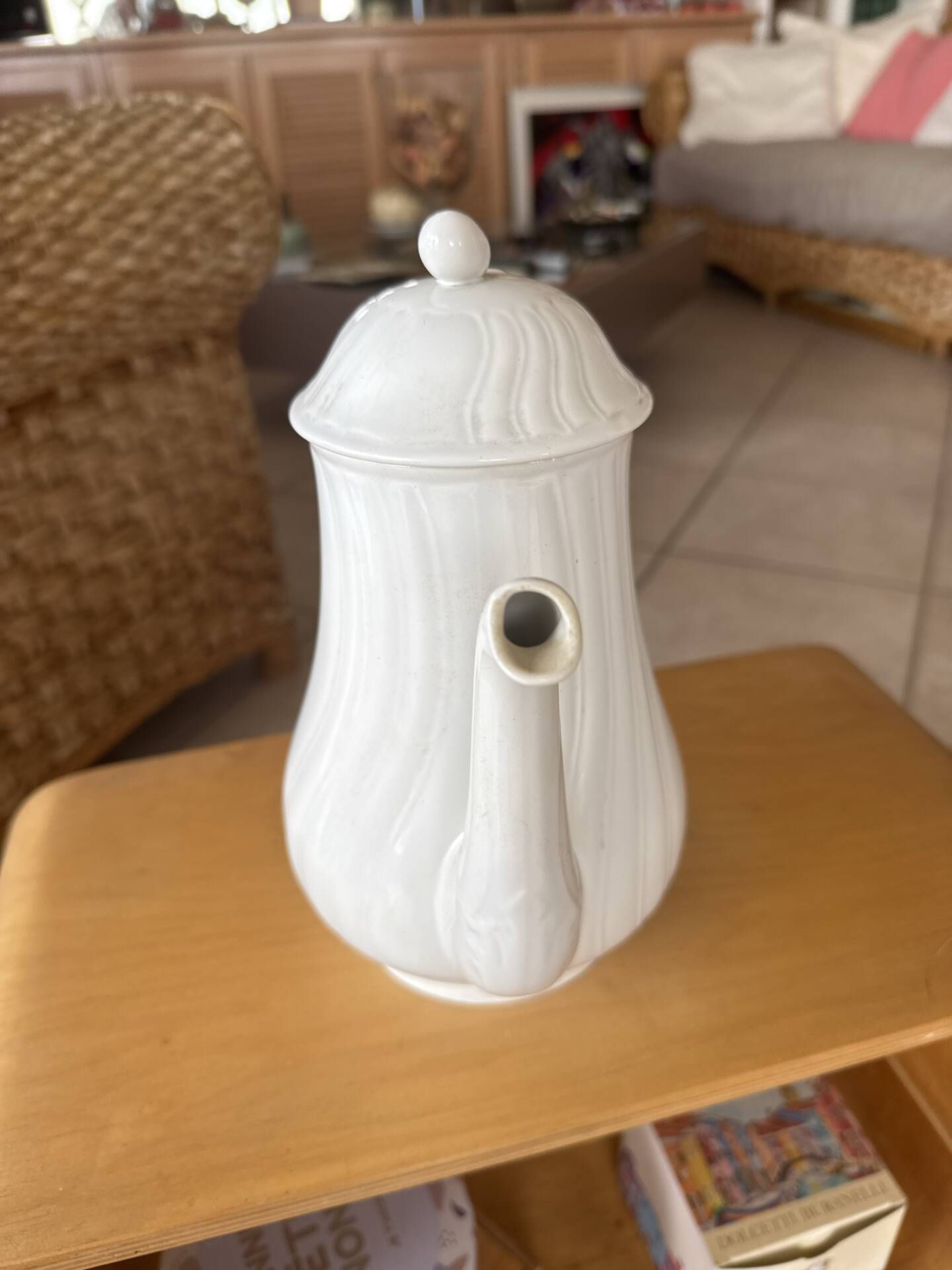 White Villeroy & Boch teapot