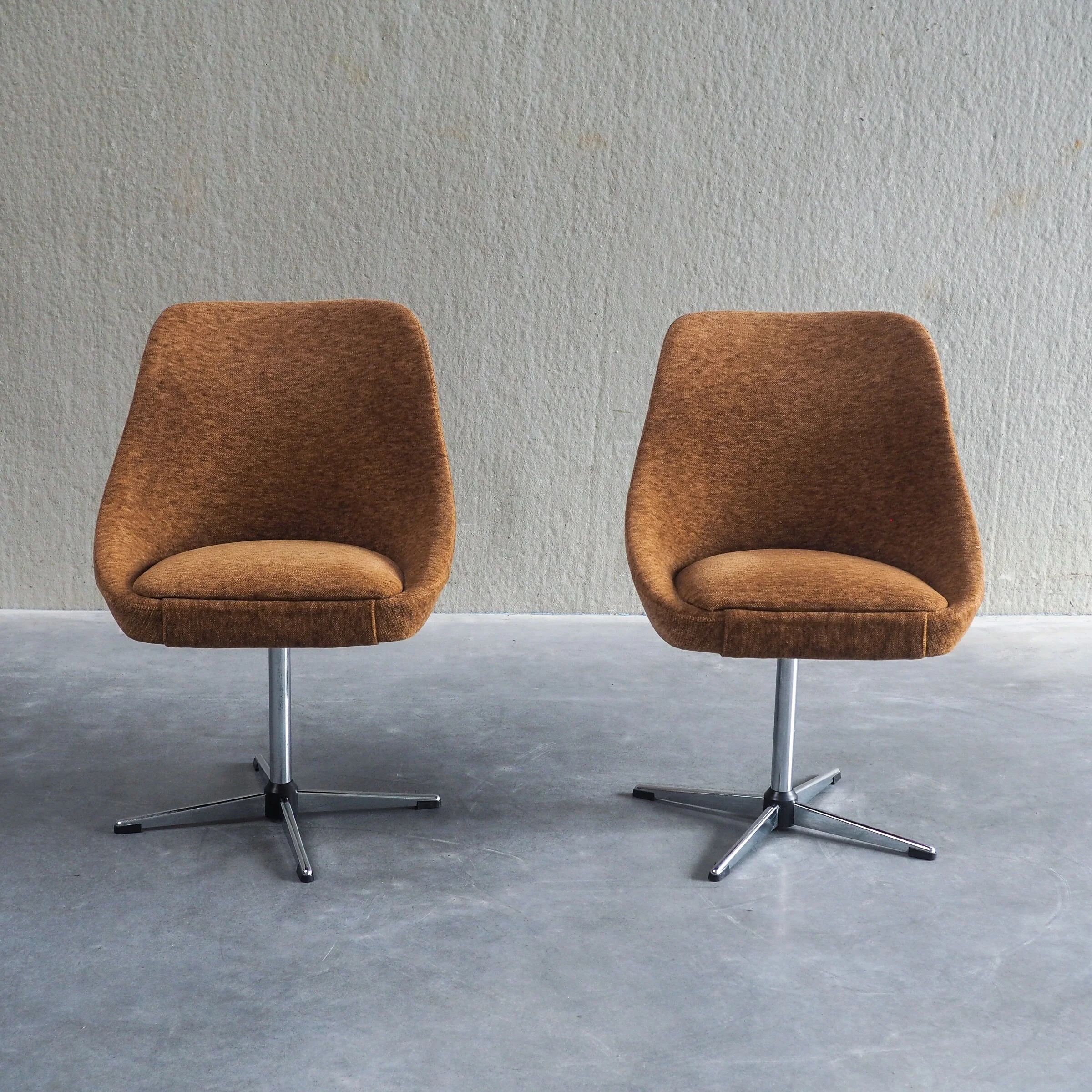 Set of 2 mid-century modern cocktail chairs