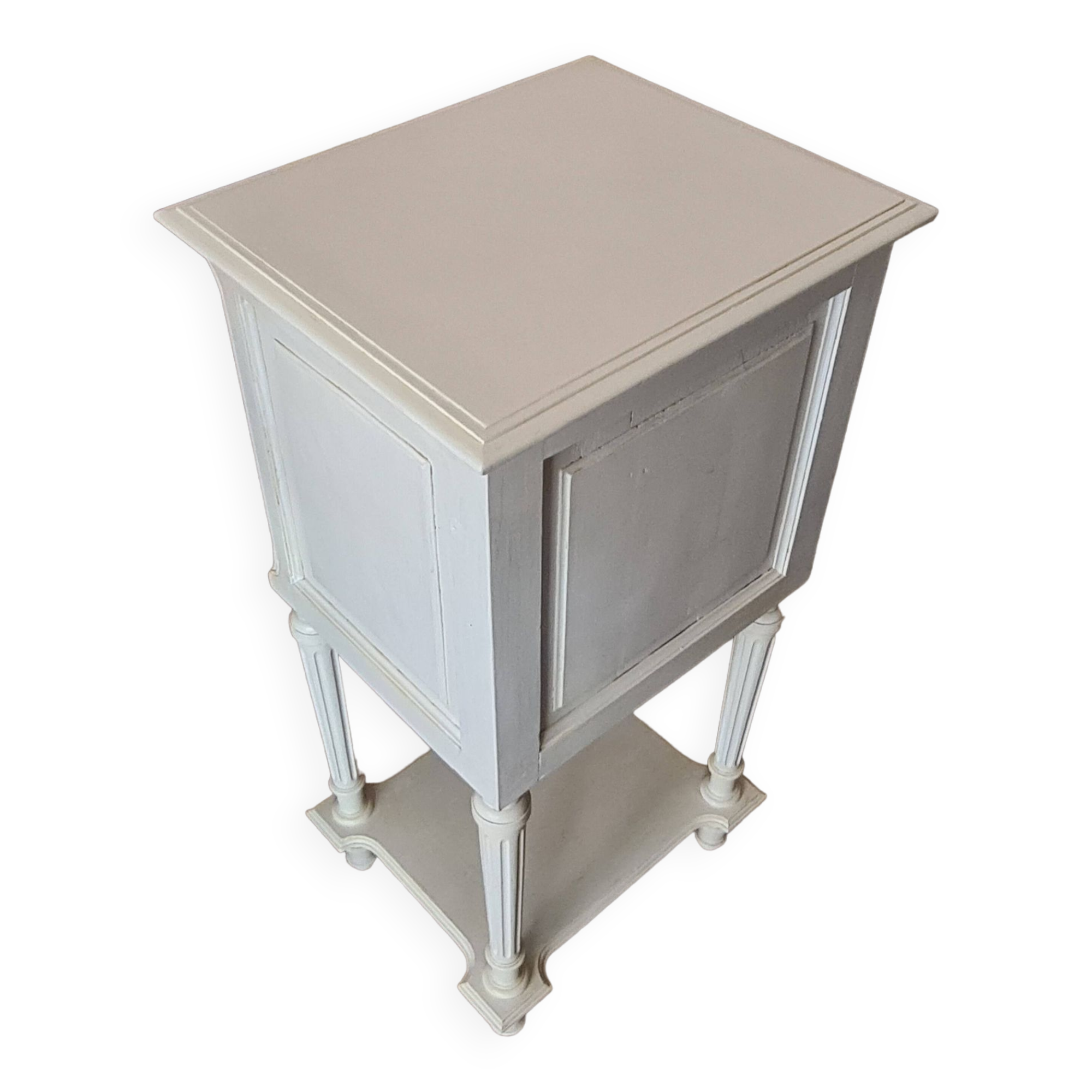 Bedside table early 1900, fluted feet