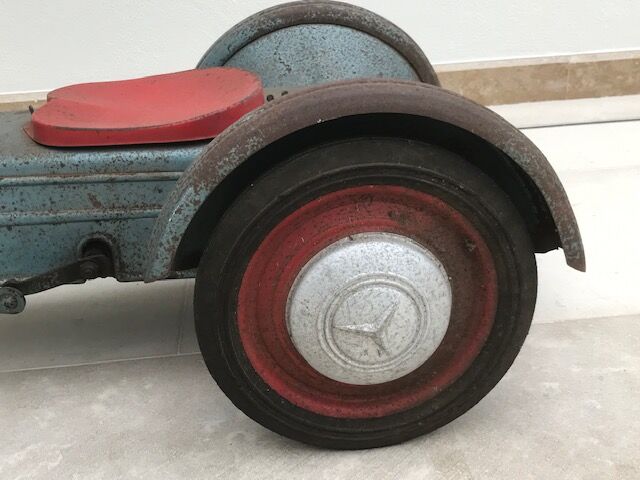 Children's cyclorowing tricycle 1950s