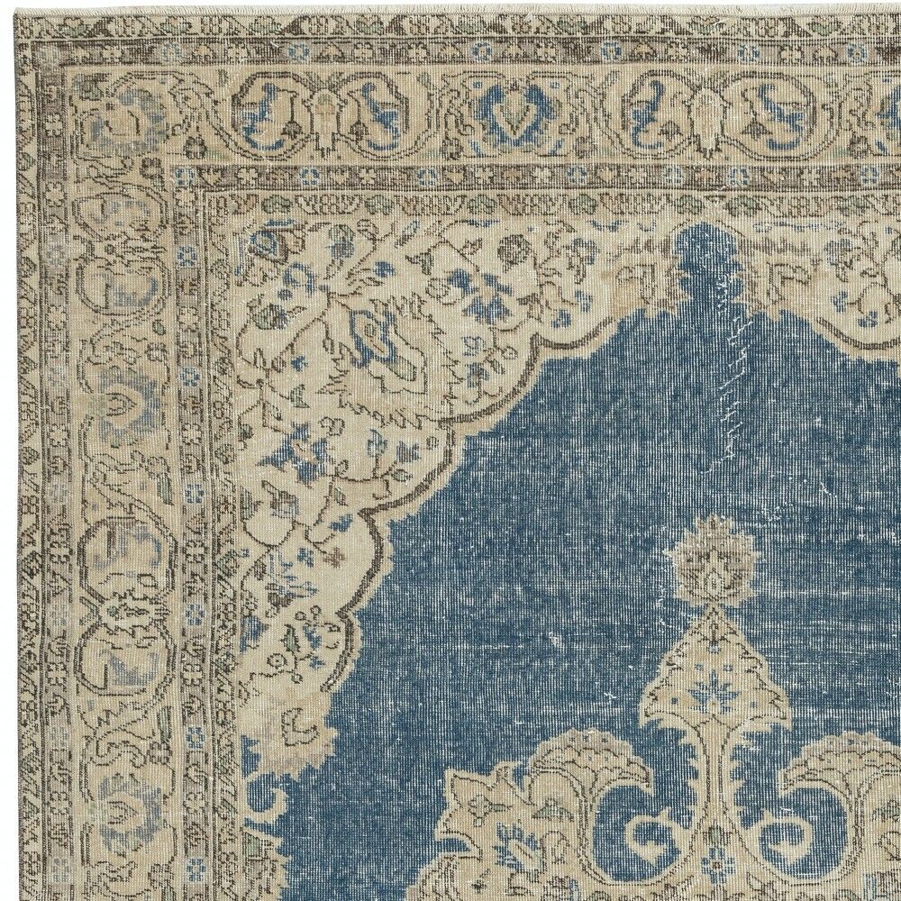 Vintage Turkish Rug. Hand-Knotted Wool Area Carpet with Medallion Motif