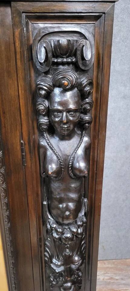 Bibliothéque Italienne a cariatides style Renaissance en bois noirci