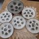 6 Moulin des Loups oyster plates in white and gray barbotine