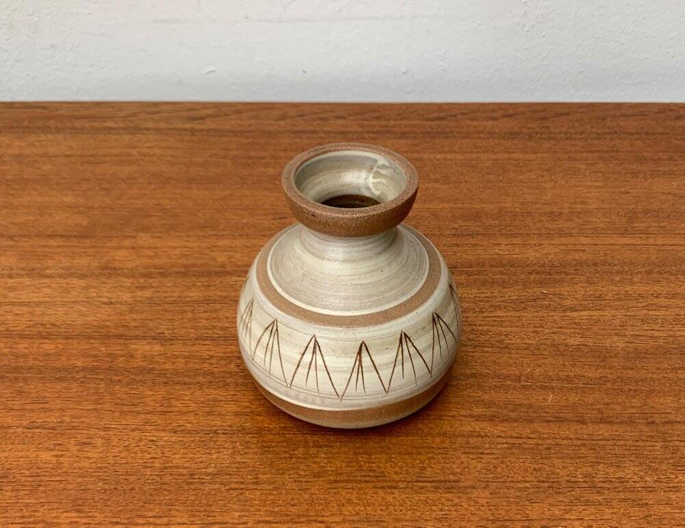 Vase de poterie de studio danois du milieu du siècle en grès par Noomi Backhausen pour Søholm, années 1960