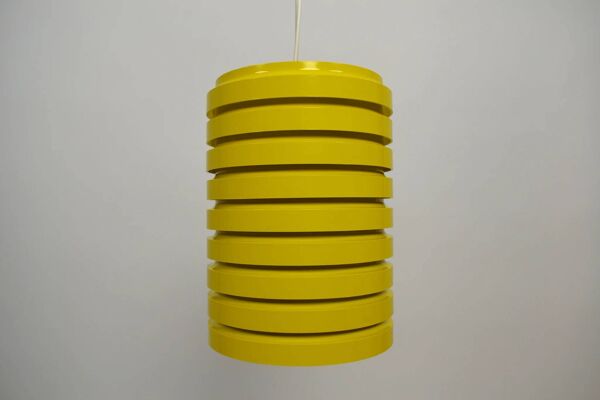 Suspension cylindrique à persiennes jaunes Pop Art, Scandinavie, vers 1970
