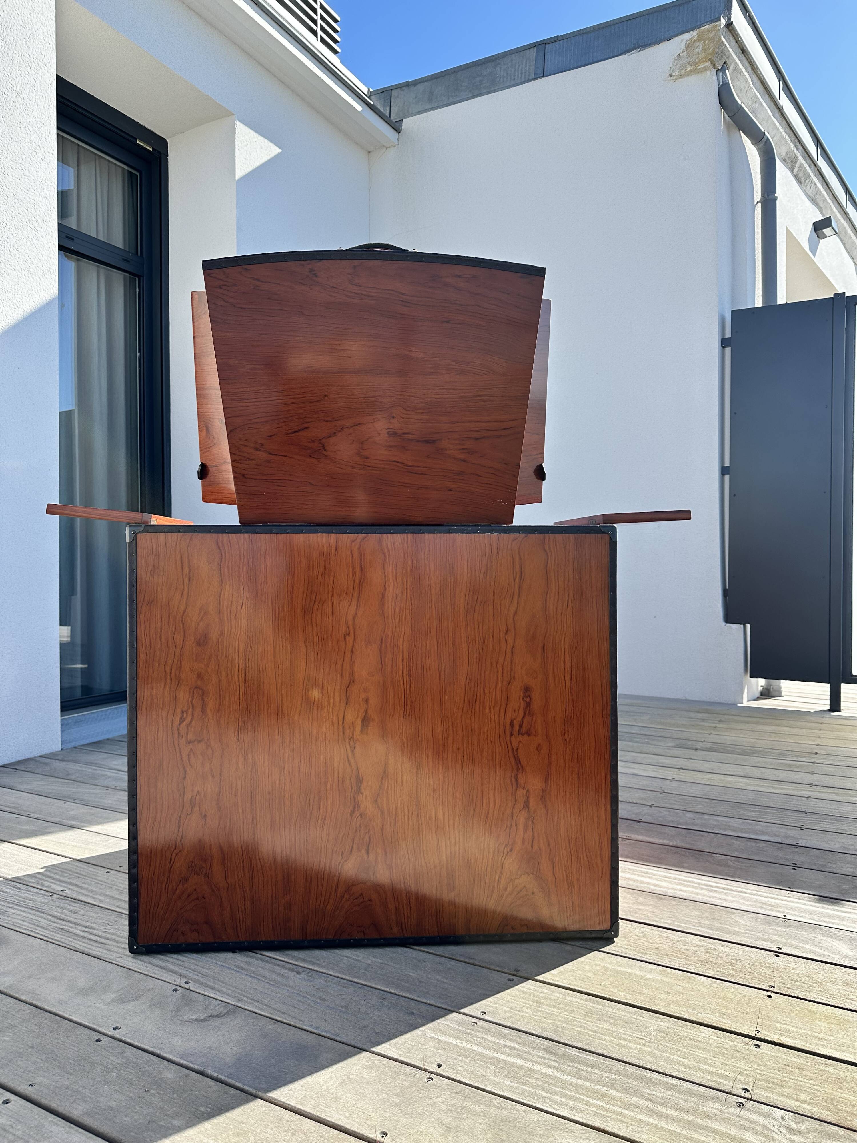 Starbay “La Désirade” exceptional dressing table – the elegance of a trunk