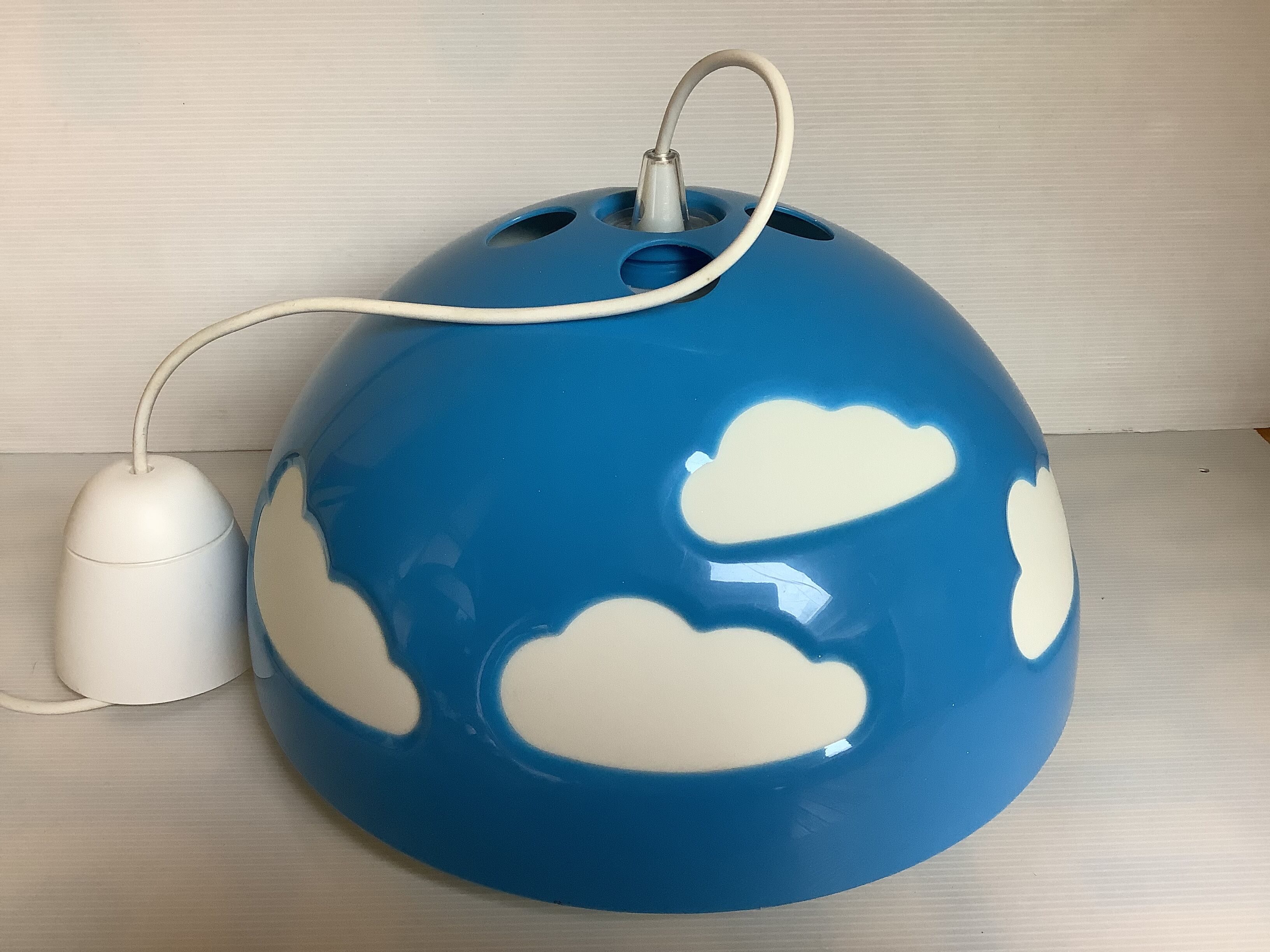 Blue cloud suspension skojig Henrik Preutz