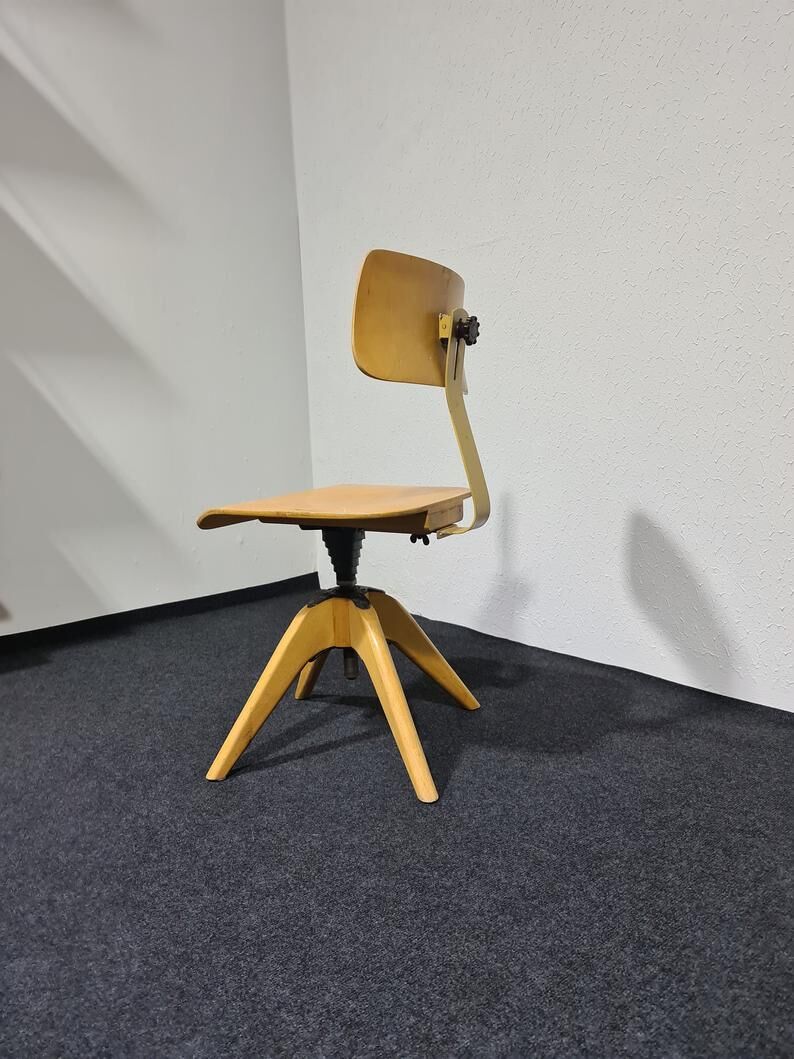 Bauhaus vintage swivel chair