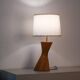 Lampe de table en rotin en forme de sablier