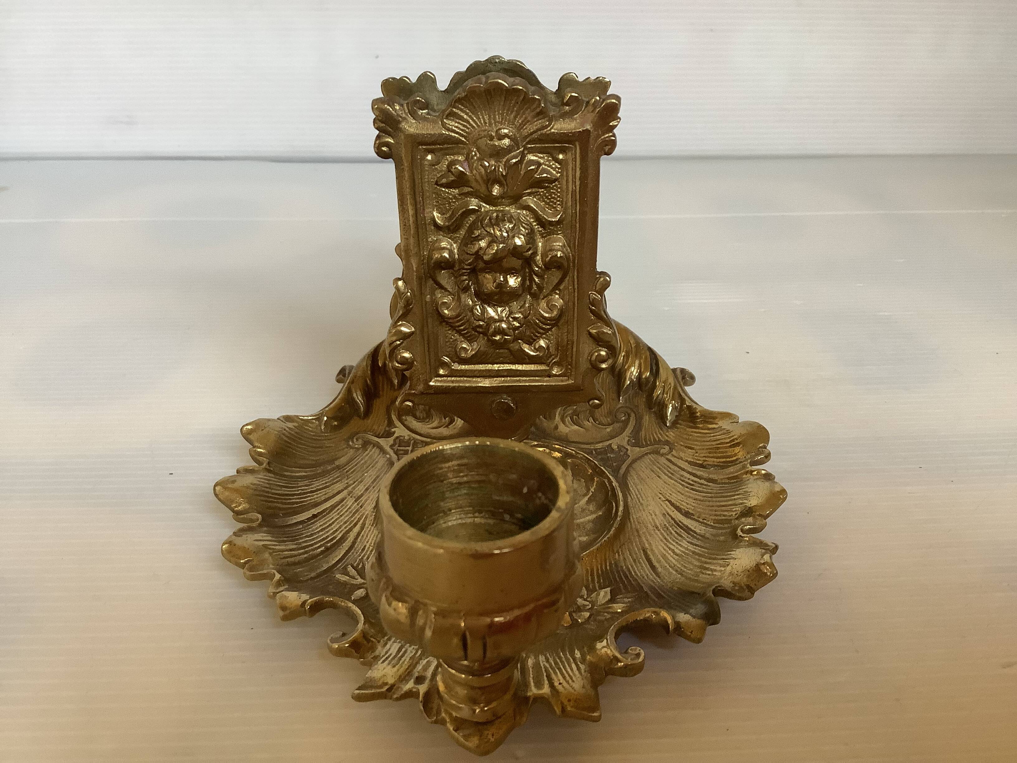 Candle holder rat of the cellar with match holder in bronze