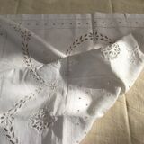 Linen table centre