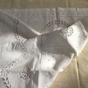 Linen table centre