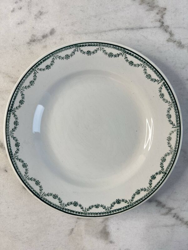 Lot de 12 assiettes plates en faïence Saint Amand 22,5cm