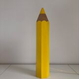 Lampe en forme de crayon jaune éditée par Vilac, France, 1980