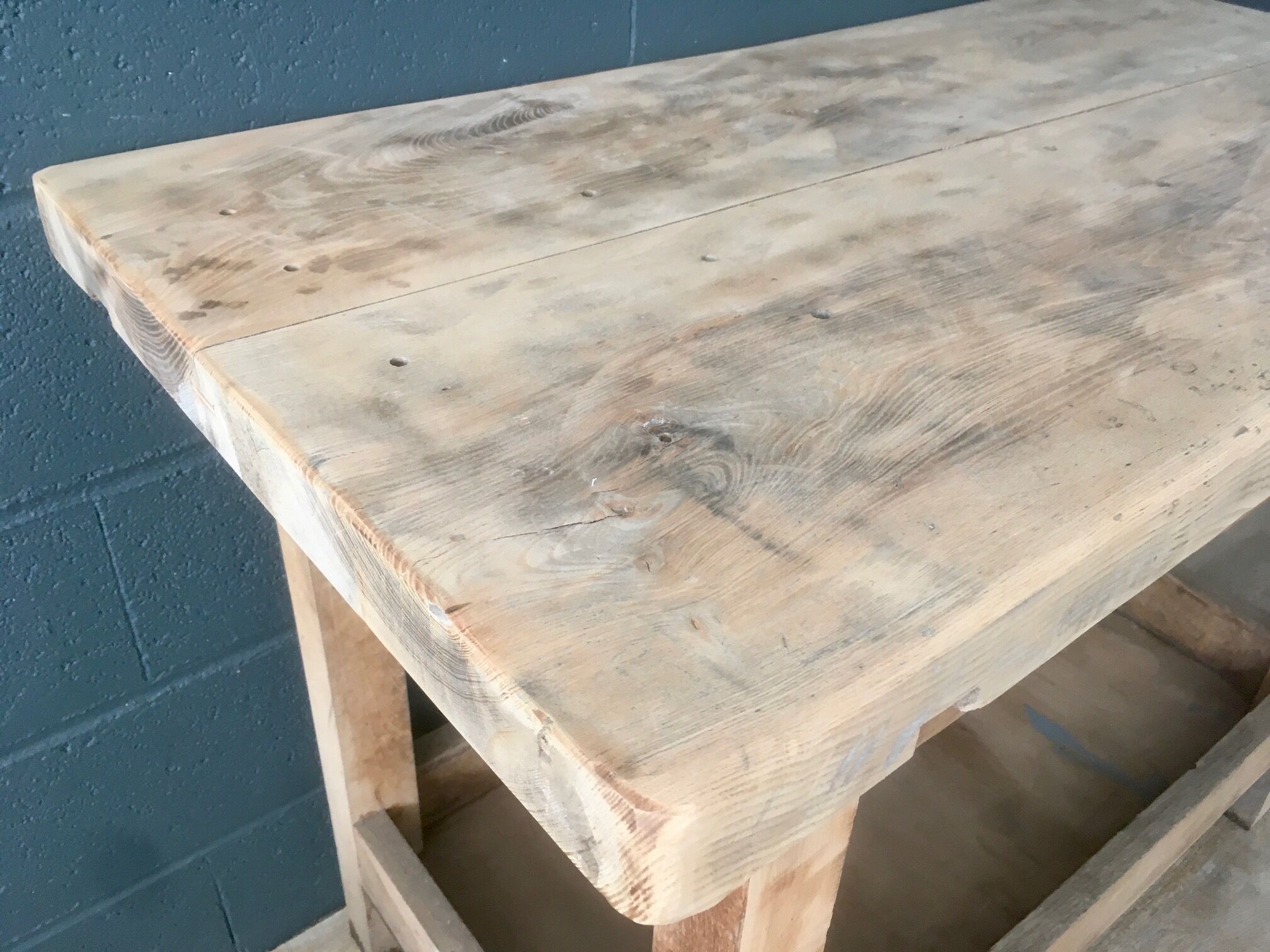 Workbench made of light wood