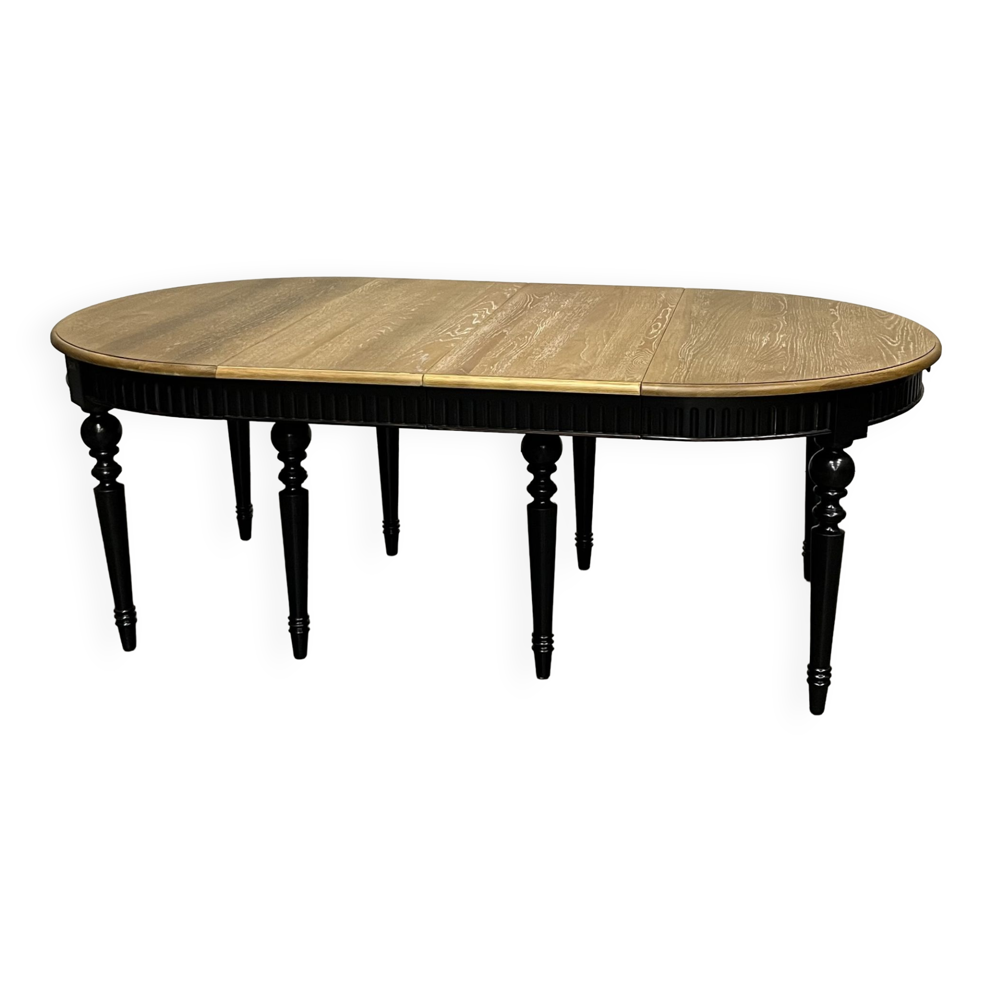 Elegant extendable oak table and black legs, 6/16 covers