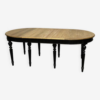 Table extensible élégante en chêne et pieds noirs, 6/16 couverts