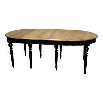 Elegant extendable oak table and black legs, 6/16 covers