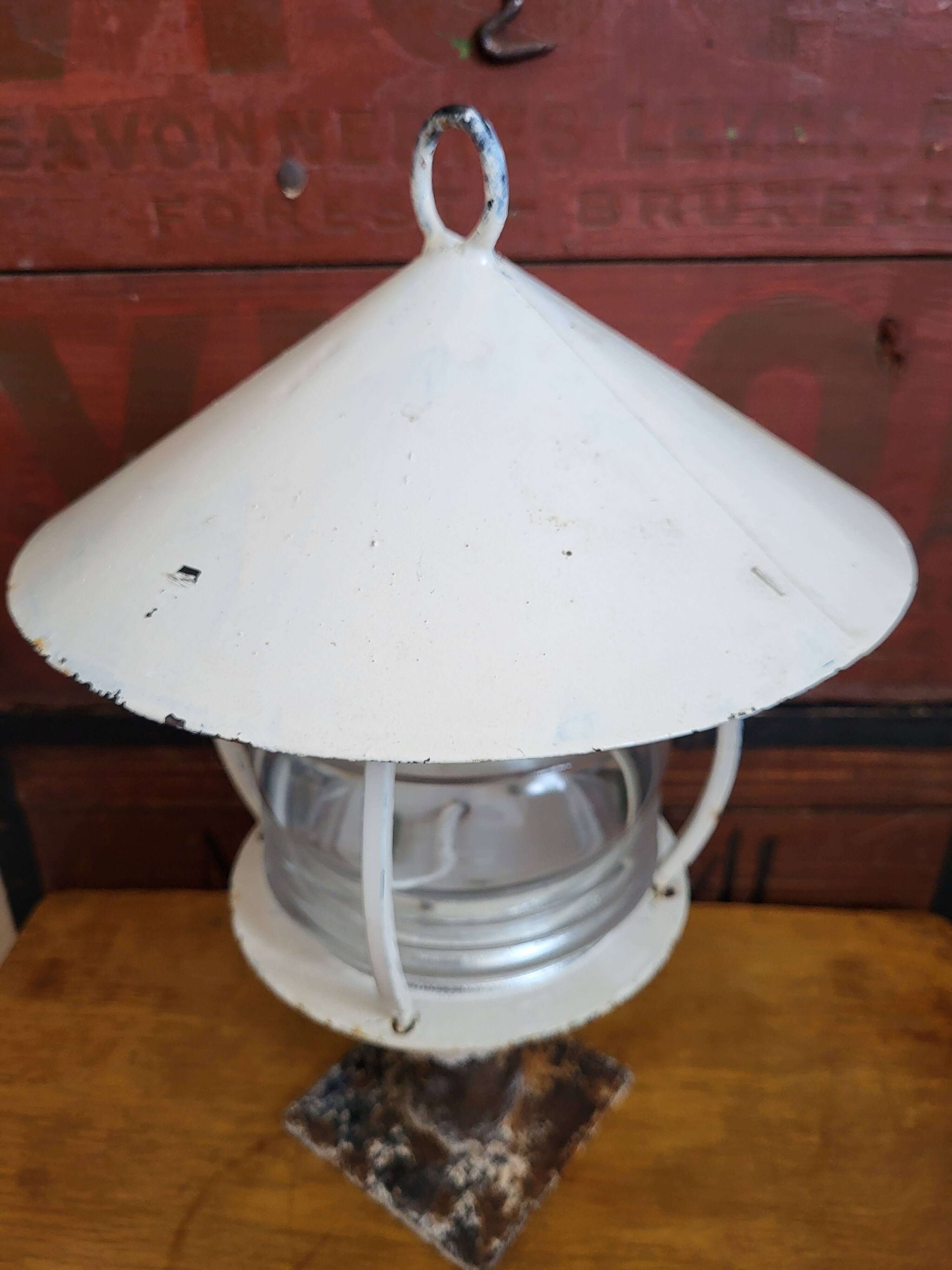 Lampe nautique maritime, modèle original authentique