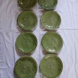8 assiettes plates anciennes en barbotine