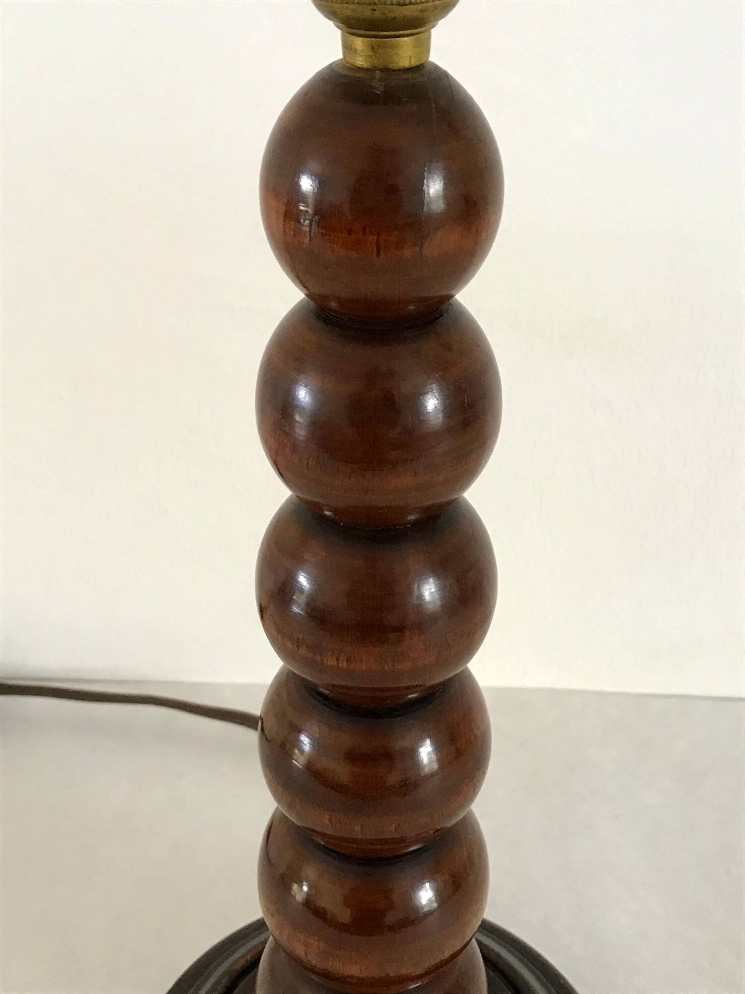 Art Deco lamp in turned wood from the 1930s