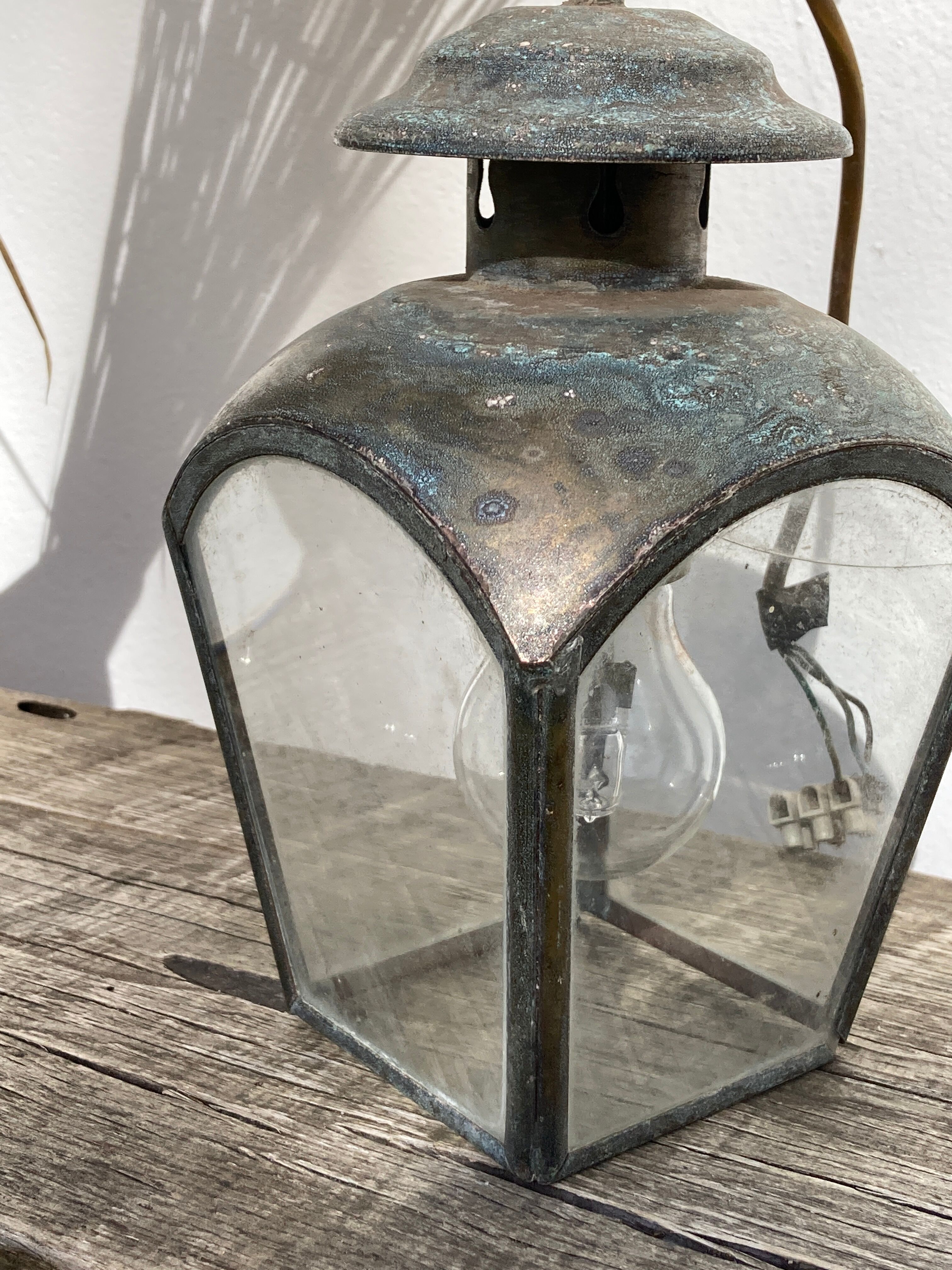 Antique lantern suspension in brass and glass