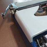 Consul typewriter model Carola