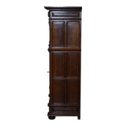 Armoire hollandaise sculptée à la main années 1940
