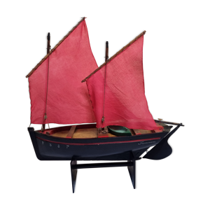 Maquette de thonier sur socle Fromentine