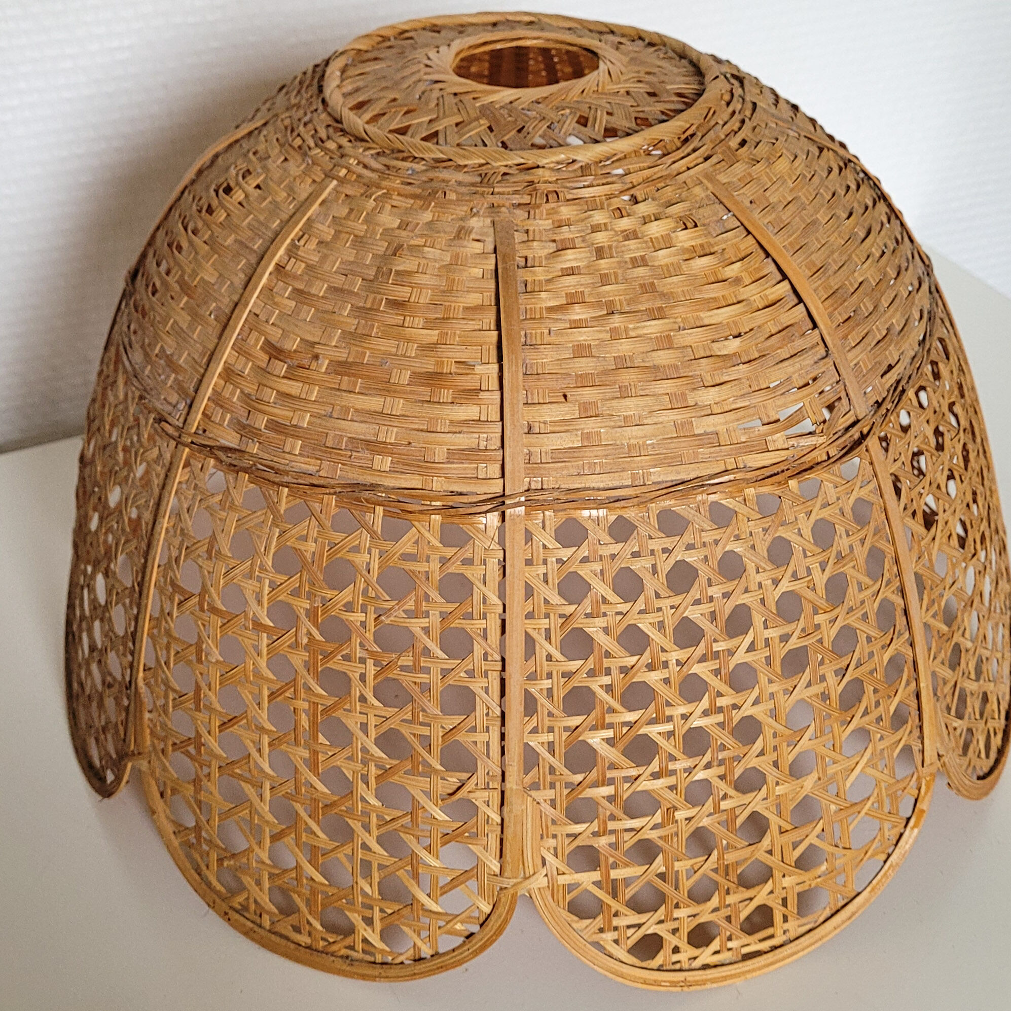 Vintage canned flower suspension